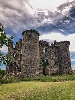Le château de Pagax en juin 2019.