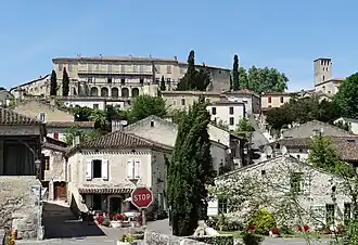 Le château et l'église.