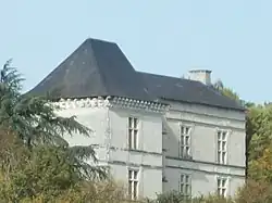 Le  Vieux Château de Sepmes construit pour Jean de Taix.