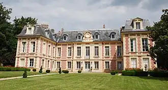 Le château de Villiers-le-Bâcle.