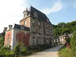 Vue d'un côté du château.