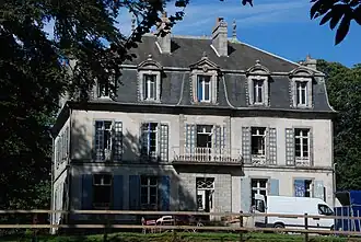 Château des Isles. Ayant appartenu à la famille Mer.