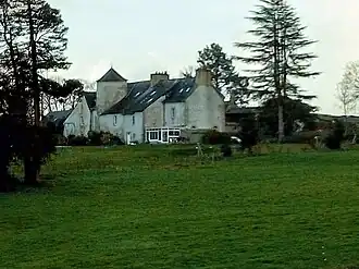 Le château du Resto vu du nord.