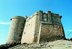 Vue d'ensemble, à gauche la tour française