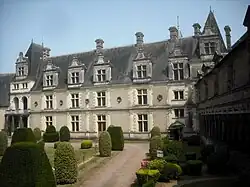 Photographie du logis prise depuis la cour.