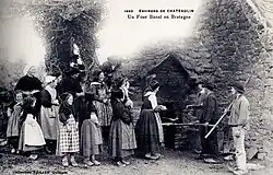Un four banal près de Châteaulin (carte postale Villard, vers 1920).