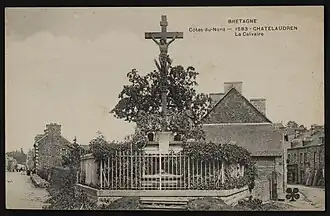 Le calvaire de Châtelaudren.