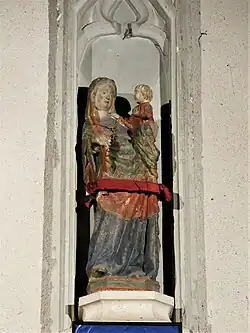 Statue de Notre-Dame de Chénérailles.