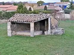 Lavoir au hameau du Chêne.