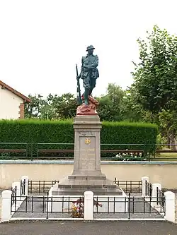 Monument aux morts de Challerange.
