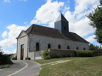 L'église Saint-Serin, à la fois abbatiale et paroissiale, qui était en ruine au milieu du XVIIIe&nbsp;siècle et dû être reconstruite par Jérôme Champion de Cicé, dernier abbé de Chantemerle« Chantemerle, Église Saint-Serein », sur Fondation, la sauvegarde de l'art français (consulté le 20 février 2025).