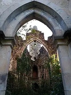 Ruines de la chapelle des Trois Clochers.