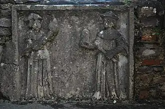 Haut relief de saints Côme et Damien.