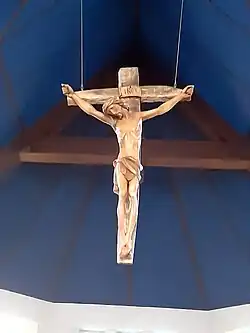 Statue du Christ en croix