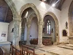 La chapelle de Languivoa, piliers.