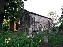La chapelle et son cimetière