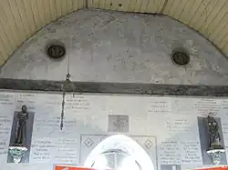 Mur intérieur de la façade, St Dominique et St Benoit.