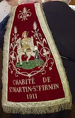 Un « chaperon », emblème distinctif du chariton