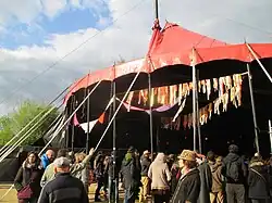 Chapiteau Welcome in Tziganie.