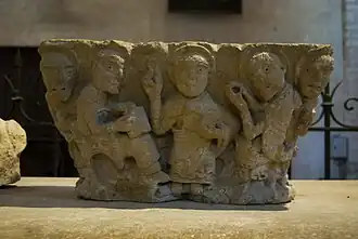 Chapiteau double roman (XIIe&nbsp;siècle).