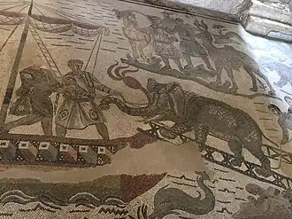 Chargement d'un éléphant sur une galère.