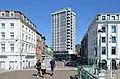 Vue sur le Mineur accroupi, sur la place Buisset et le Centre europe avant les renovations de 2021.