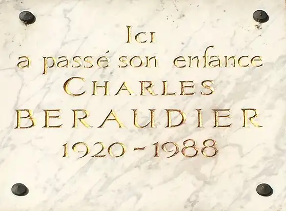 Plaque « ici a passé son enfance » à Saint-Rambert-en-Bugey.