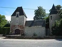 Château de Chârost, XIe, XVe et XVIe.