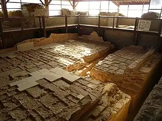 Première piscine chaude à l'ouest…