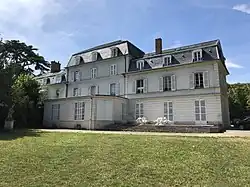 Le château Vernes.