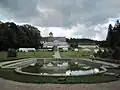 Perspective du jardin, avec le bassin construit par le Comte Guillaume d'Hemricourt de Grünne