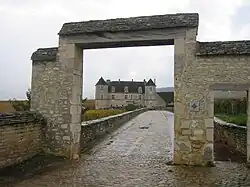 Le clos de Vougeot et le château du Clos de Vougeot.