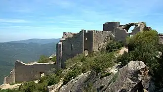 La partie basse du château.