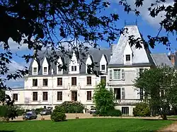 vue de la façade d'un château