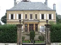 Photographie d'une grande batisse