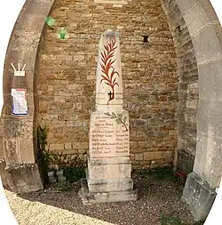 Le monument aux morts.