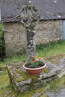La croix dite de Chaumeil du XVIe&nbsp;siècle.