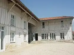 La bibliothèque de Chavanges.