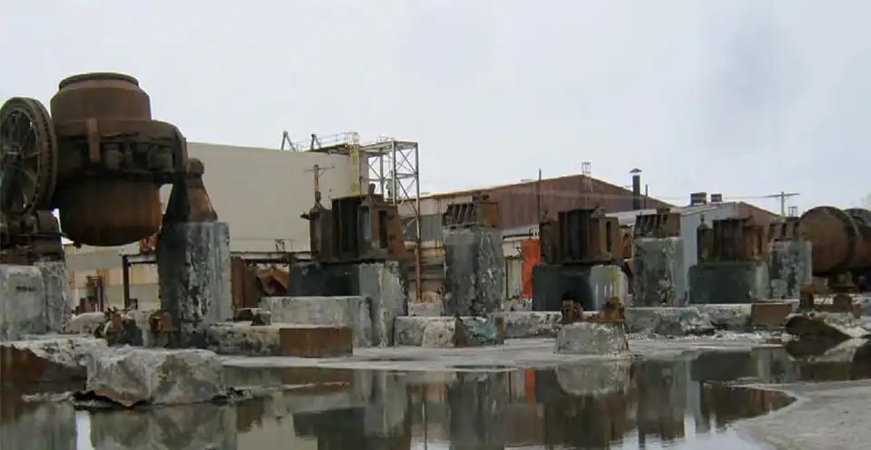 Photo d'une cornue TBRC sur socle béton