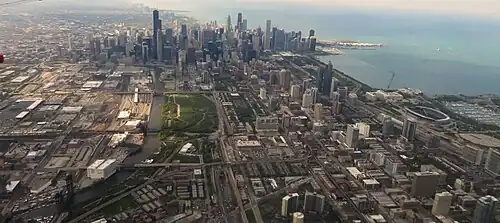 Le secteur financier du Loop, le quartier de South Loop et le secteur de Near South Side (en direction du nord).