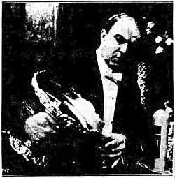 Description de l'image Chimmie Fadden - newspaper scene - 1915.jpg.