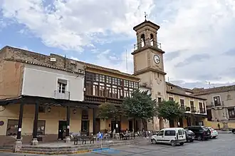 Tour de l'horloge et place