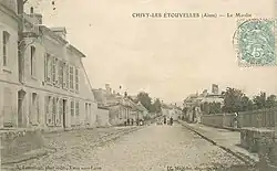 Une rue du village vers 1910.