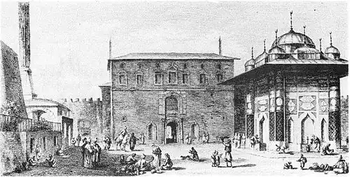 La fontaine et la Porte Impériale (avant son incendie), eau-forte de Choiseul-Gouffier (fin du XVIIIe&nbsp;siècle). À gauche, un angle de Sainte-Sophie.