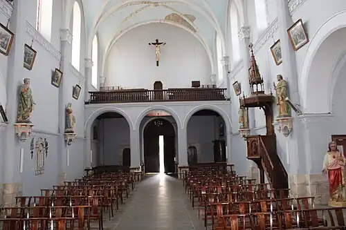 La nef côté portail.