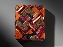 Étui à cigarettes à décor de formes géométriques