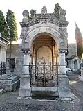 Chapelle Ribo-Méron (sculpture d’Injalbert)