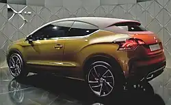 Arrière de la voiture.