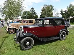 Conduite intérieure vue de côté gauche.