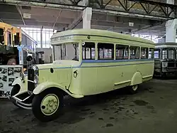 Autocar Citroën C6 G1 2&nbsp;tonnes long construit en 1932 par la division poids lourds à Levallois. Exemplaire des TCVL (transports en commun de la ville de Lourdes) actuellement au musée de l'AMTUIR.